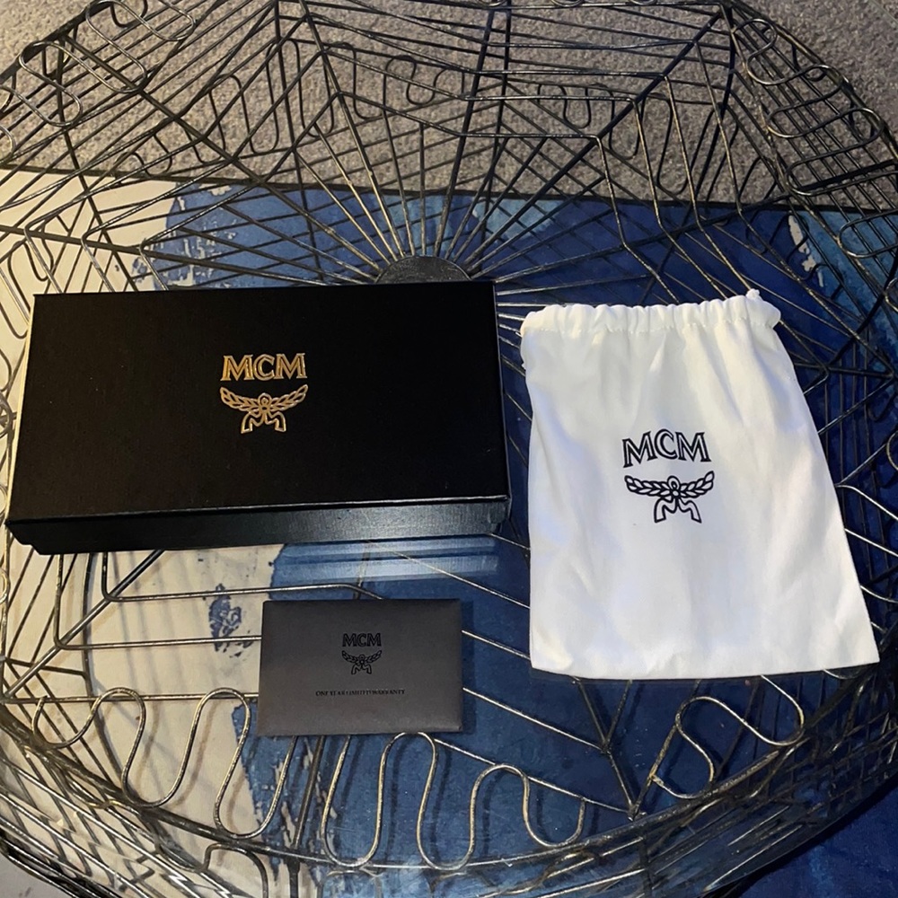 Mcm box and dust bag